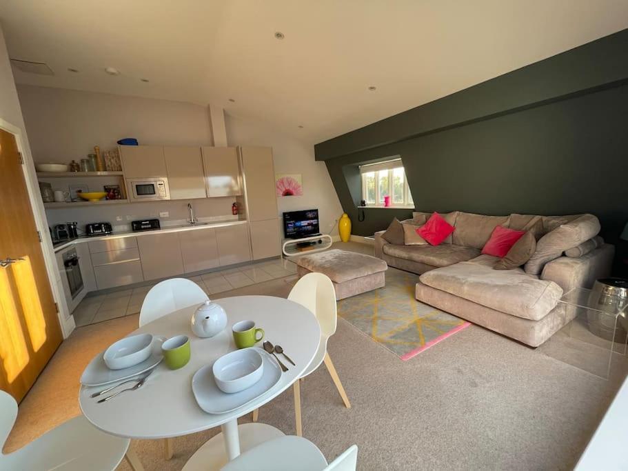 Somerford Keynes Reed Warbler - Hm111 - Lower Mill Estate Penthouse Apartment With Spa Access מראה חיצוני תמונה